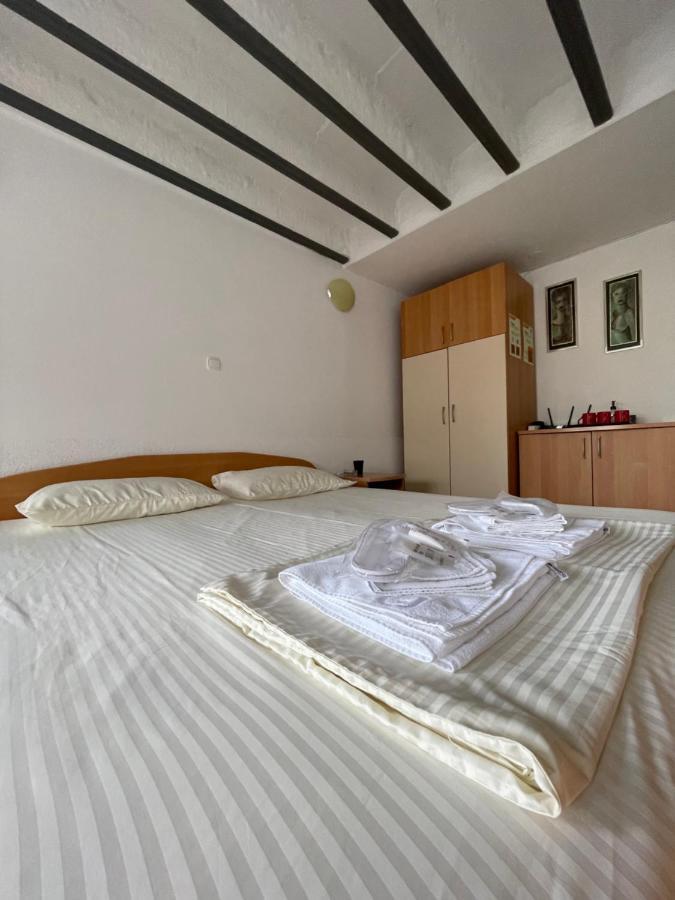 Apartments Evelyn 奥赫里德 外观 照片